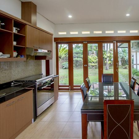 Kencana Villa Dago Бандунг Екстер'єр фото